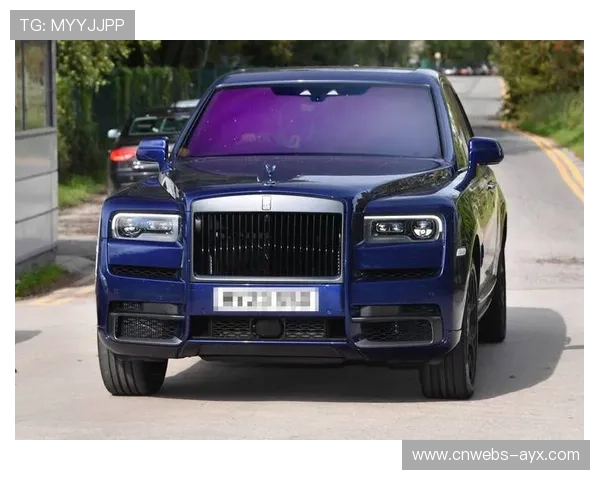 红魔球员豪车齐聚训练基地 停车场奢华阵容引热议